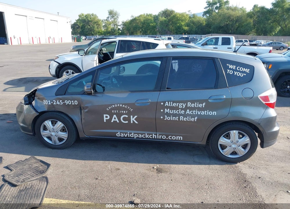 2013 HONDA FIT VIN: JHMGE8H31DC021875