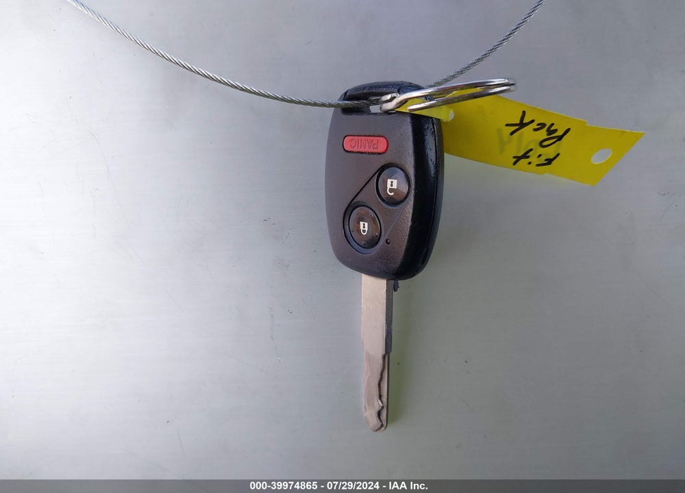 2013 HONDA FIT VIN: JHMGE8H31DC021875