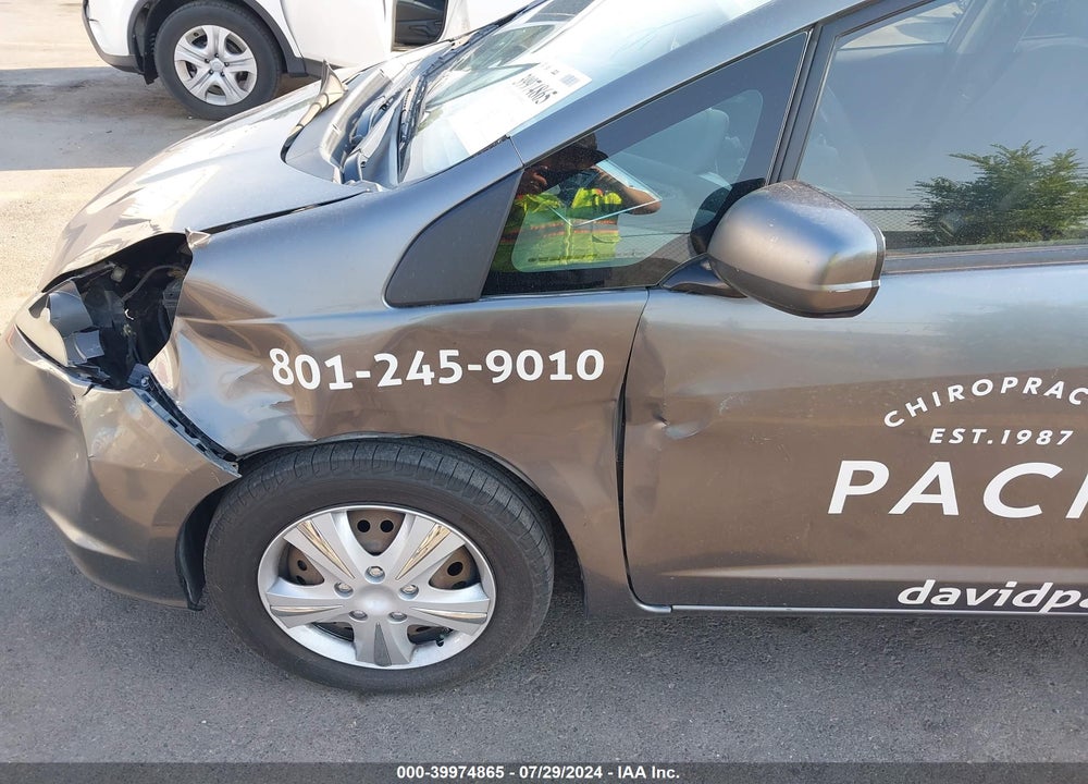 2013 HONDA FIT VIN: JHMGE8H31DC021875