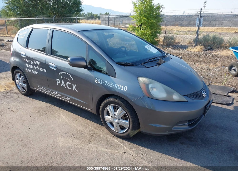 2013 HONDA FIT VIN: JHMGE8H31DC021875