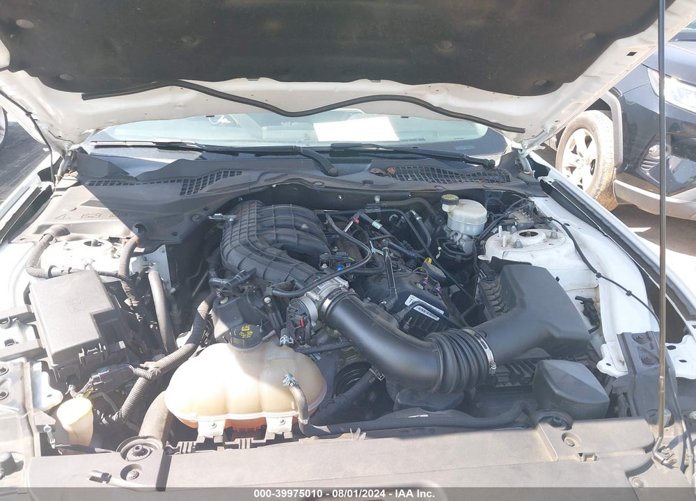 2016 FORD MUSTANG V6 VIN: 1FA6P8AM0G5331590