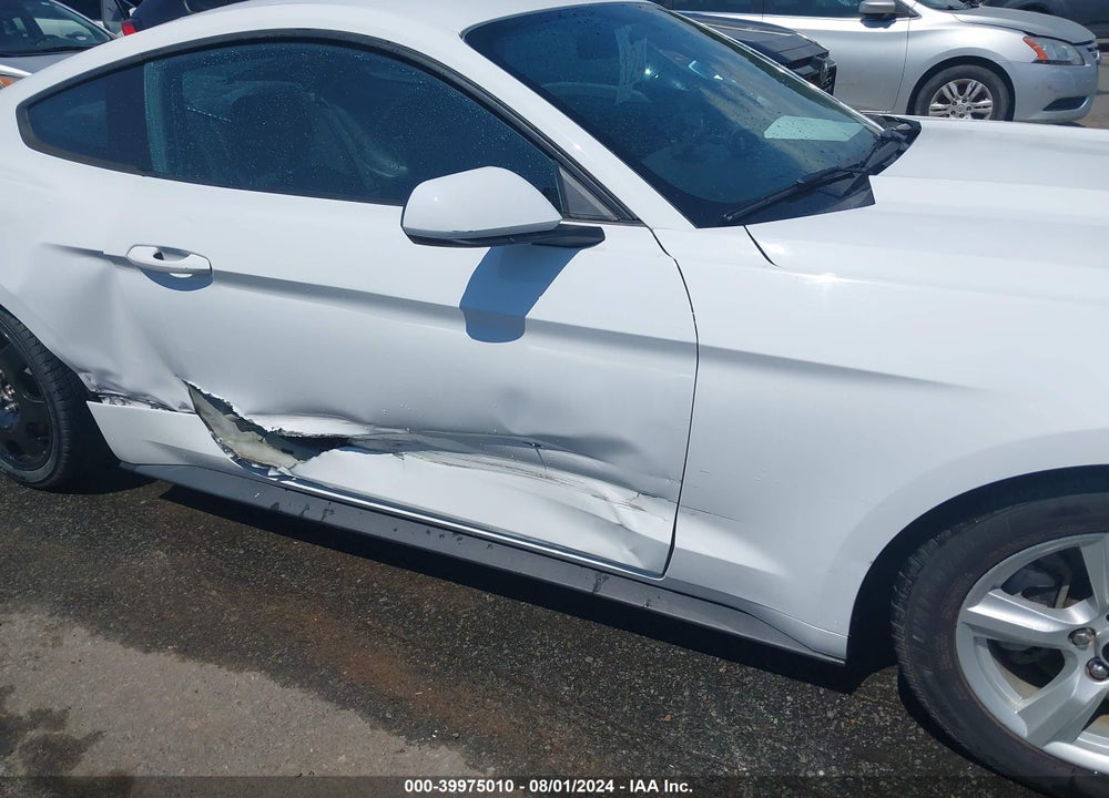 2016 FORD MUSTANG V6 VIN: 1FA6P8AM0G5331590
