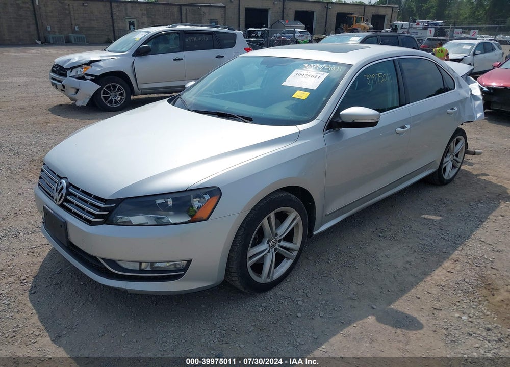 2015 VOLKSWAGEN PASSAT VIN: 1VWCV7A30FC012329