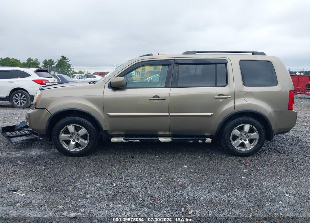 2011 HONDA PILOT VIN: 5FNYF4H52BB072802