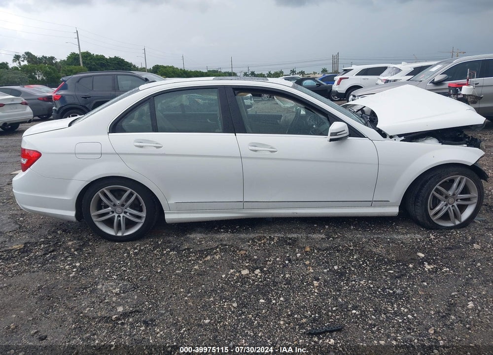 2014 MERCEDES-BENZ C 250 LUXURY/SPORT VIN: WDDGF4HB8EA964315