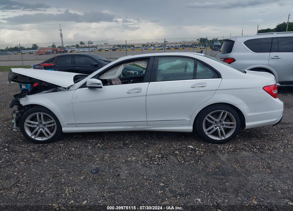 2014 MERCEDES-BENZ C 250 LUXURY/SPORT VIN: WDDGF4HB8EA964315