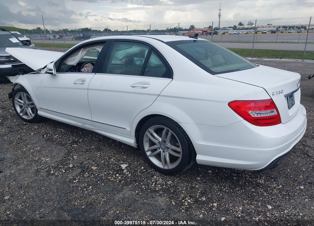 2014 MERCEDES-BENZ C 250 LUXURY/SPORT VIN: WDDGF4HB8EA964315