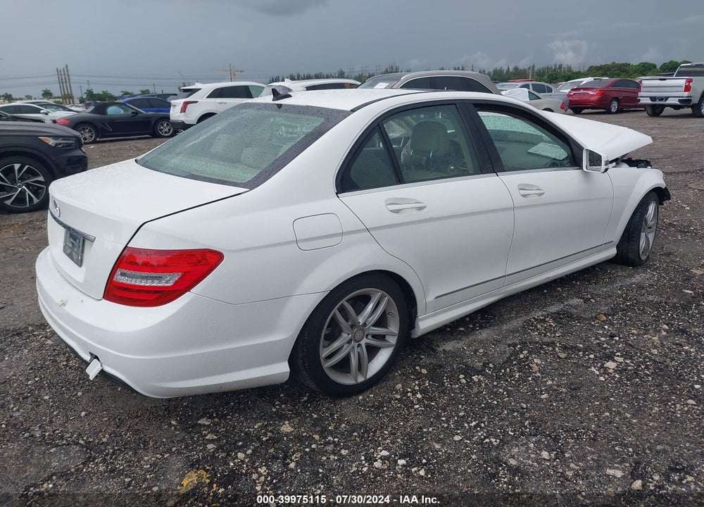 2014 MERCEDES-BENZ C 250 LUXURY/SPORT VIN: WDDGF4HB8EA964315