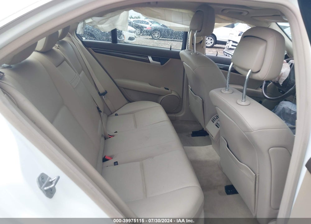 2014 MERCEDES-BENZ C 250 LUXURY/SPORT VIN: WDDGF4HB8EA964315