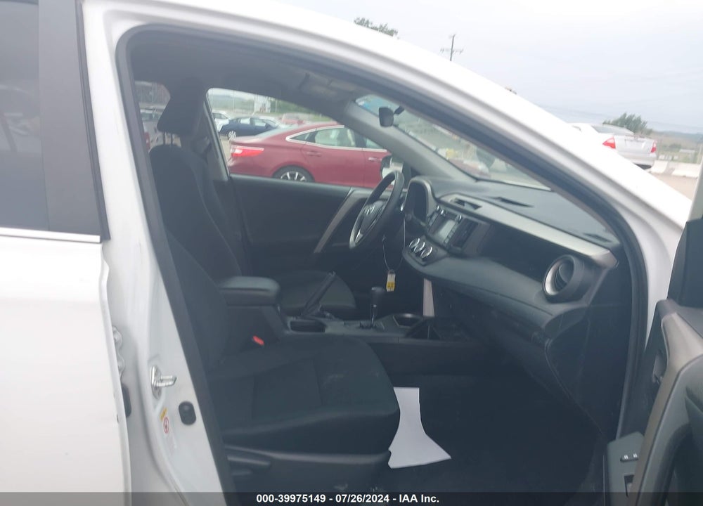 2018 TOYOTA RAV4 LE VIN: 2T3ZFREV3JW500861