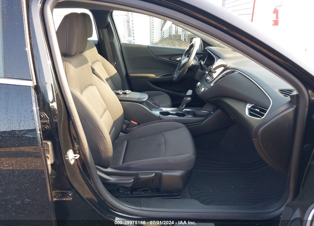 2018 CHEVROLET MALIBU LT VIN: 1G1ZD5ST1JF214471