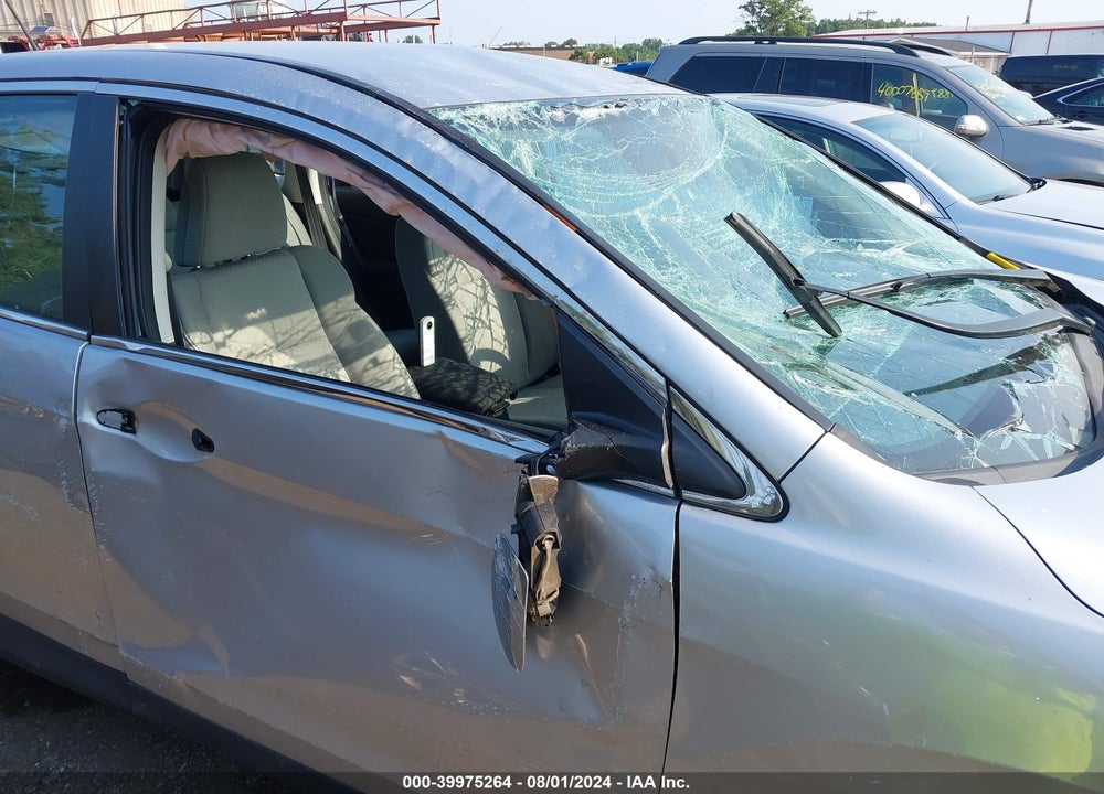 2016 HONDA CR-V LX VIN: 2HKRM4H38GH663105