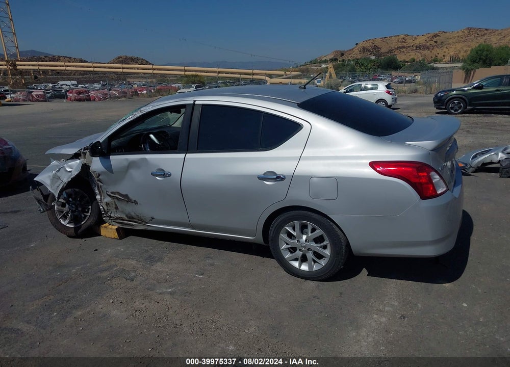 2018 NISSAN VERSA 1.6 SV VIN: 3N1CN7AP1JL878708