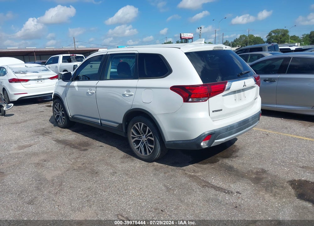 2018 MITSUBISHI OUTLANDER ES VIN: JA4AD2A31JZ027115