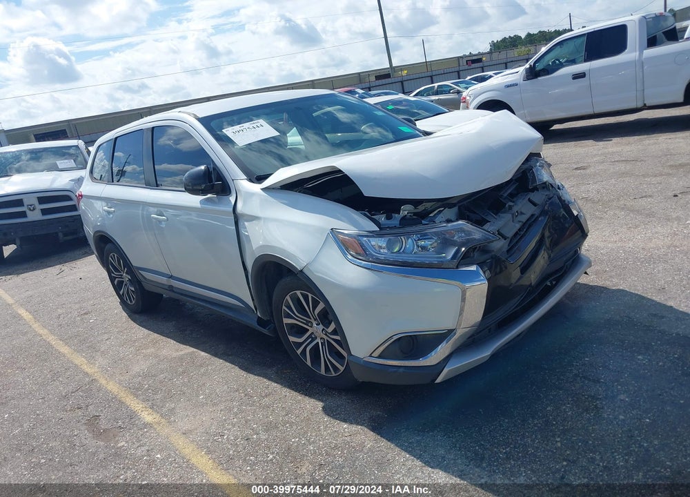 2018 MITSUBISHI OUTLANDER ES VIN: JA4AD2A31JZ027115