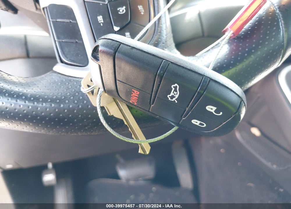 2019 DODGE CHALLENGER SXT VIN: 2C3CDZAG5KH621058