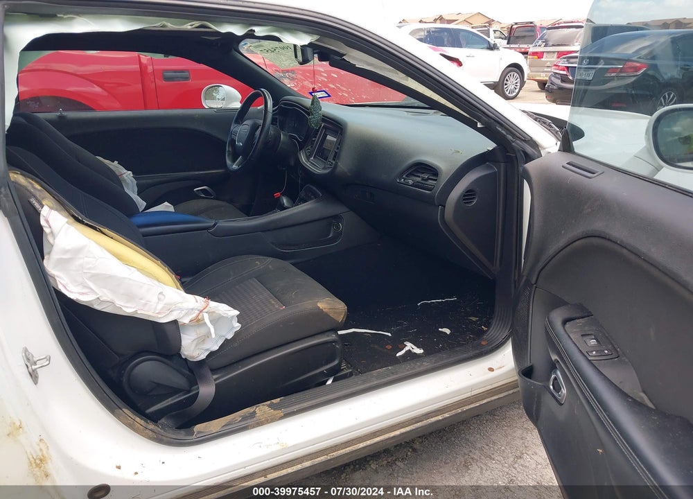 2019 DODGE CHALLENGER SXT VIN: 2C3CDZAG5KH621058