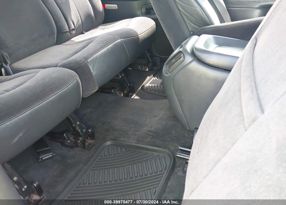 2001 CHEVROLET SILVERADO 2500HD LS VIN: 1GCHK23U71F203084