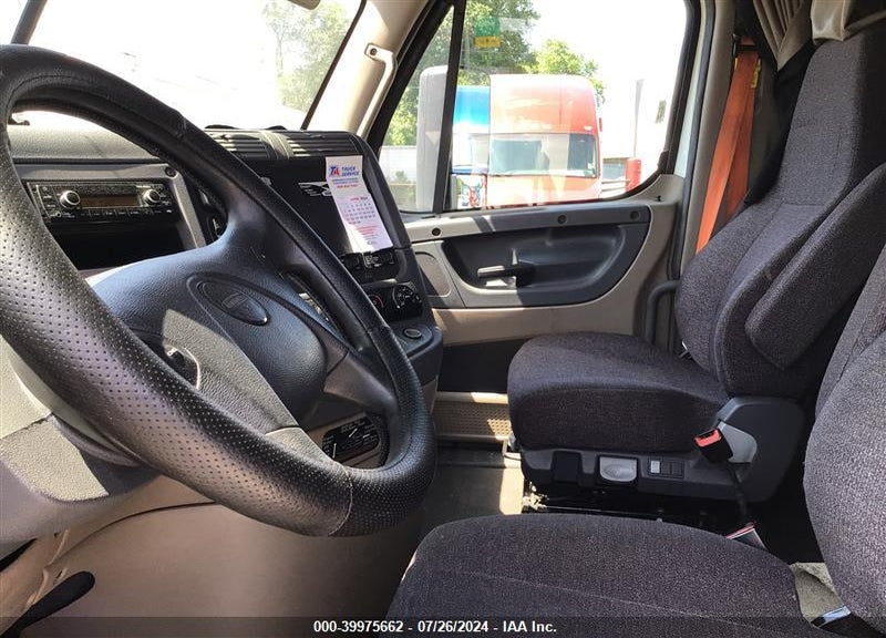 2017 FREIGHTLINER CASCADIA 125 VIN: 3AKJGLDR0HSGV8180