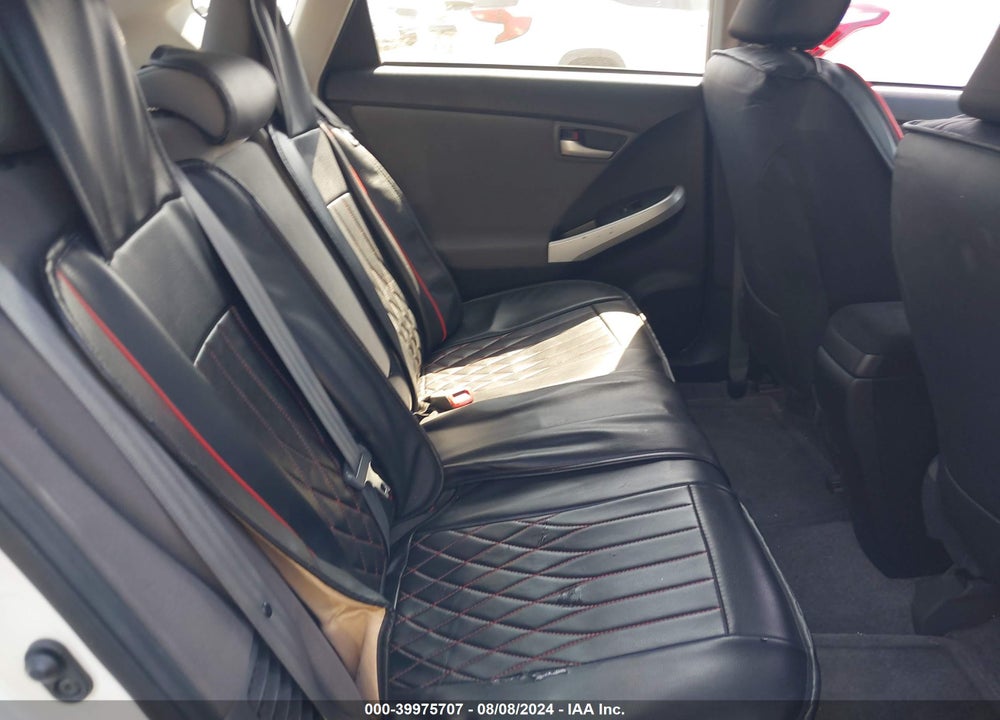 2015 TOYOTA PRIUS VIN: JTDKN3DU2F1975370