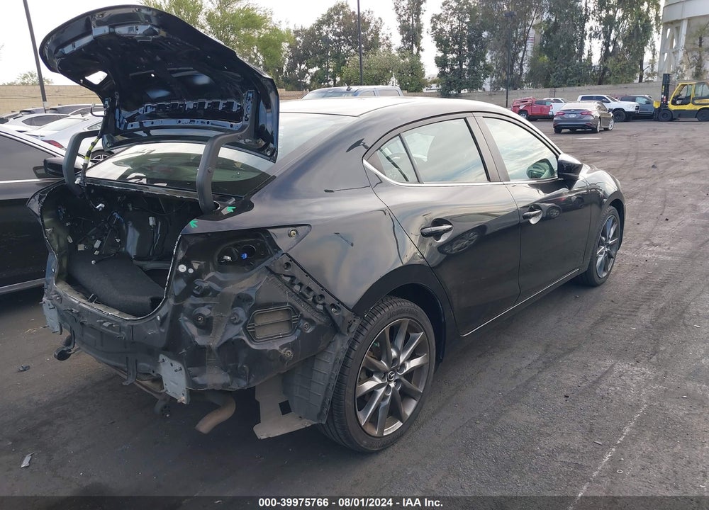 2018 MAZDA 3 TOURING VIN: 3MZBN1V32JM201624
