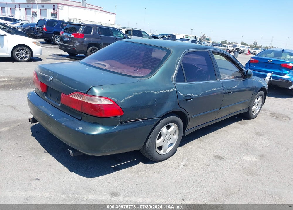 2000 HONDA ACCORD 3.0 EX VIN: 1HGCG1656YA034694