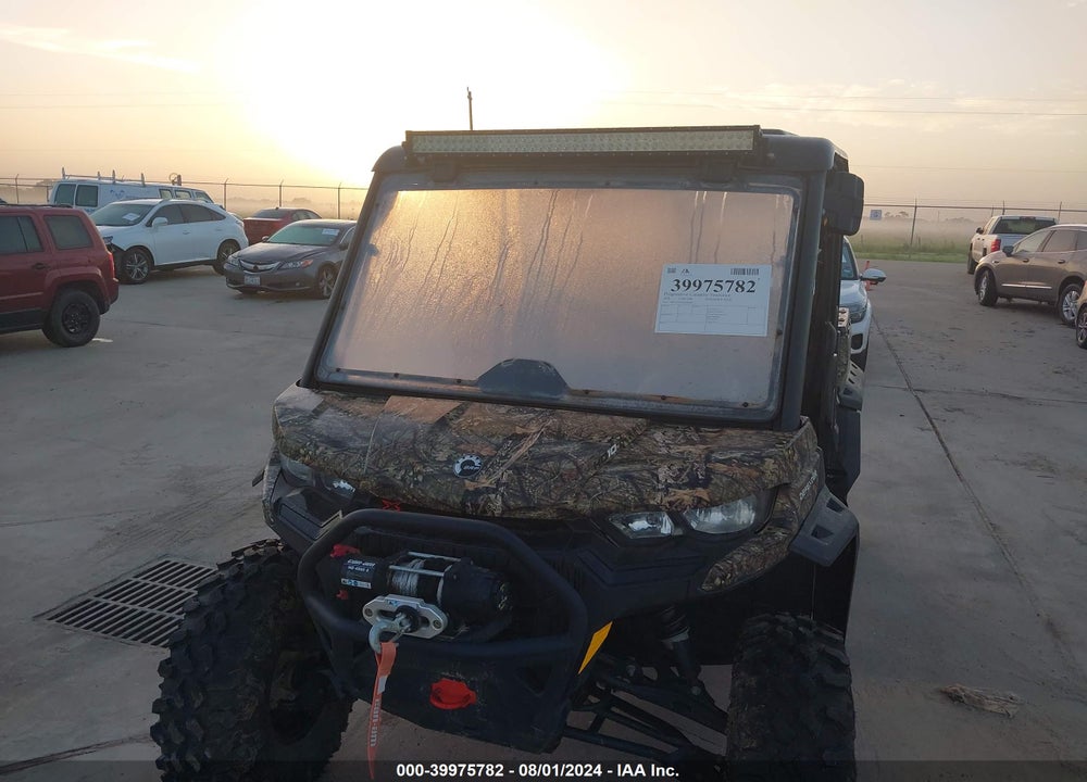 2020 CAN-AM DEFENDER MAX X MR HD10 VIN: 3JBUAAX42LK000689