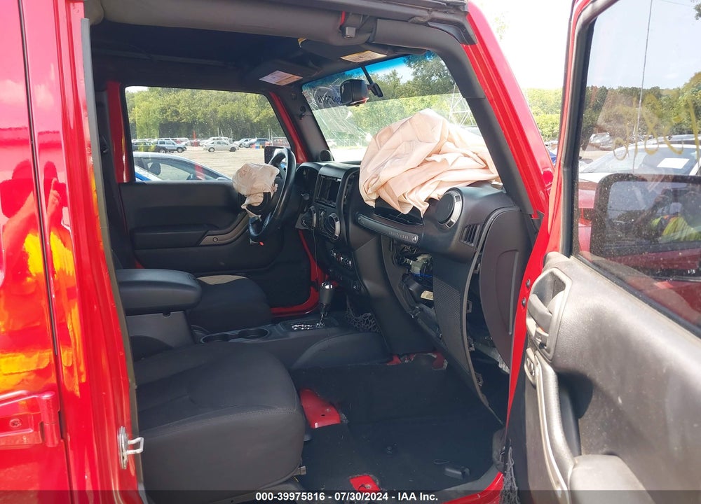 2014 JEEP WRANGLER UNLIMITED SPORT VIN: 1C4BJWDG7EL264046