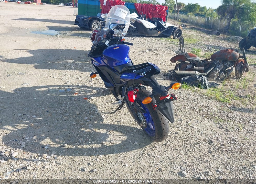2024 YAMAHA YZFR3 A VIN: MH3RH18Y1RK015612