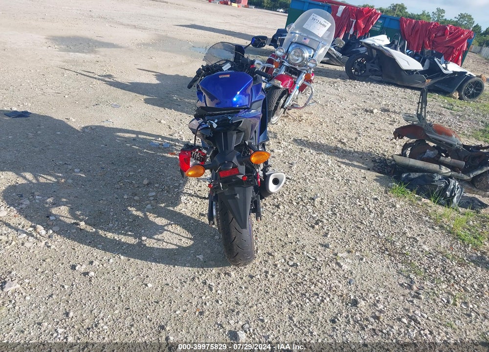 2024 YAMAHA YZFR3 A VIN: MH3RH18Y1RK015612