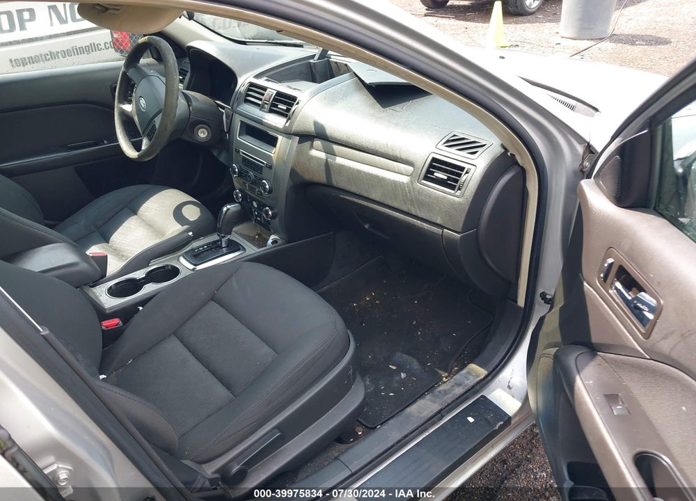 2010 FORD FUSION SE VIN: 3FAHP0HA5AR197038