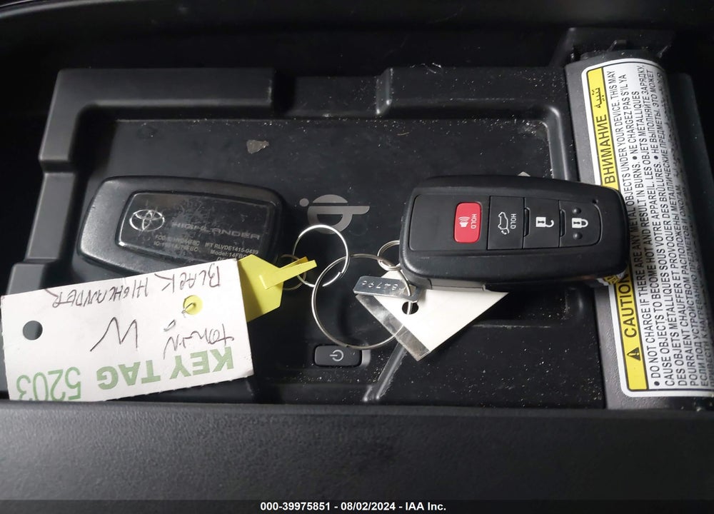 2022 TOYOTA HIGHLANDER XLE VIN: 5TDHZRBH4NS245288