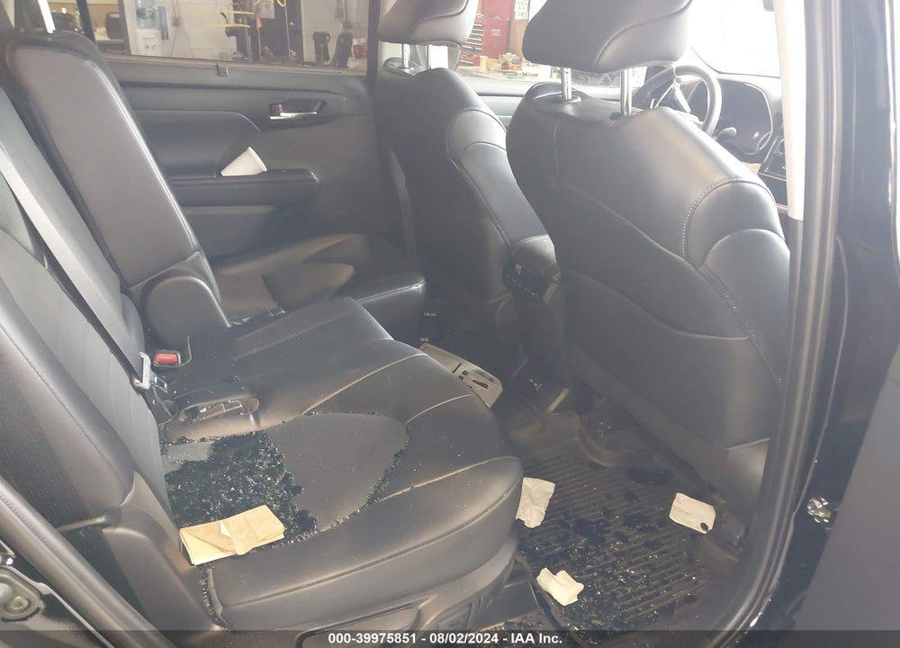2022 TOYOTA HIGHLANDER XLE VIN: 5TDHZRBH4NS245288