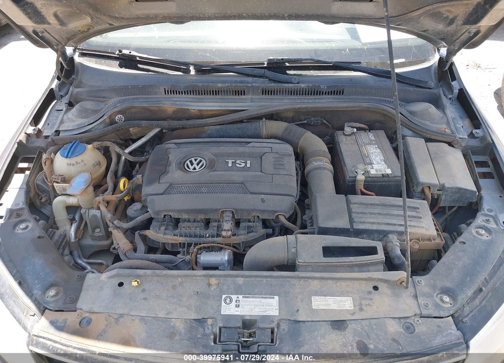 2015 VOLKSWAGEN JETTA 1.8T SE VIN: 3VWD17AJXFM225138
