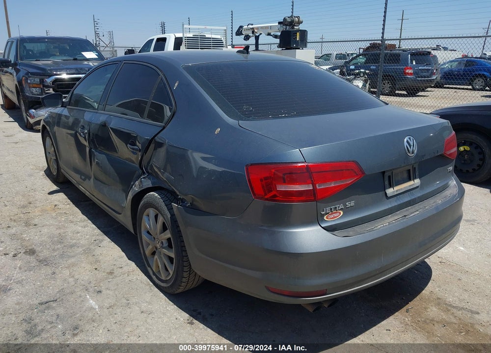 2015 VOLKSWAGEN JETTA 1.8T SE VIN: 3VWD17AJXFM225138