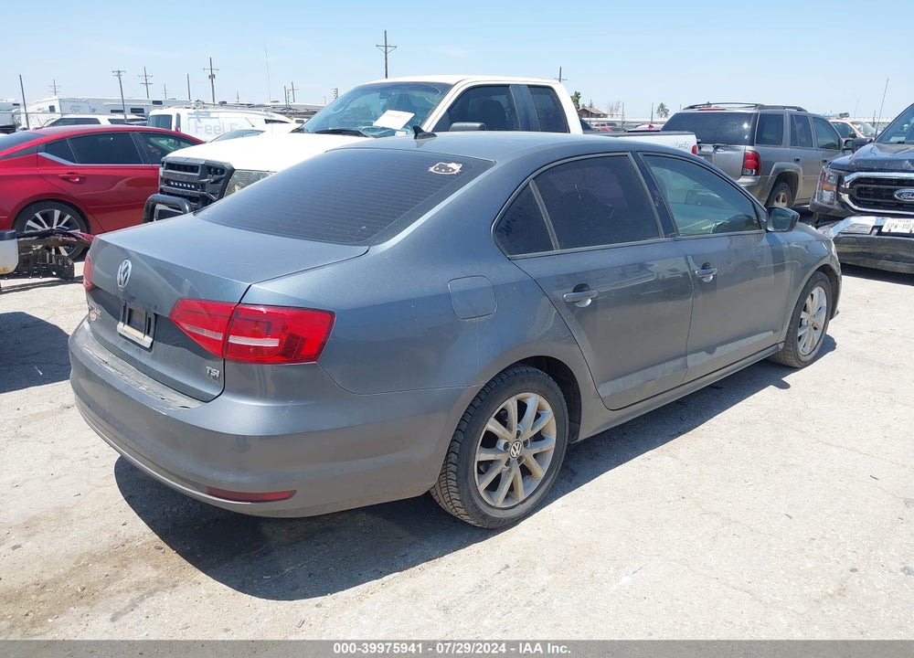 2015 VOLKSWAGEN JETTA 1.8T SE VIN: 3VWD17AJXFM225138