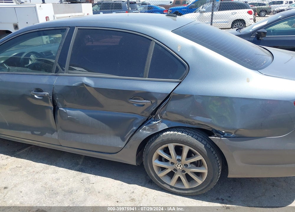 2015 VOLKSWAGEN JETTA 1.8T SE VIN: 3VWD17AJXFM225138