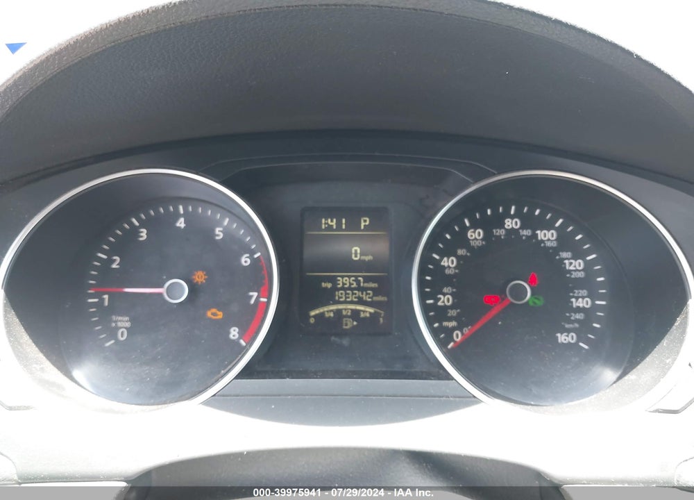 2015 VOLKSWAGEN JETTA 1.8T SE VIN: 3VWD17AJXFM225138