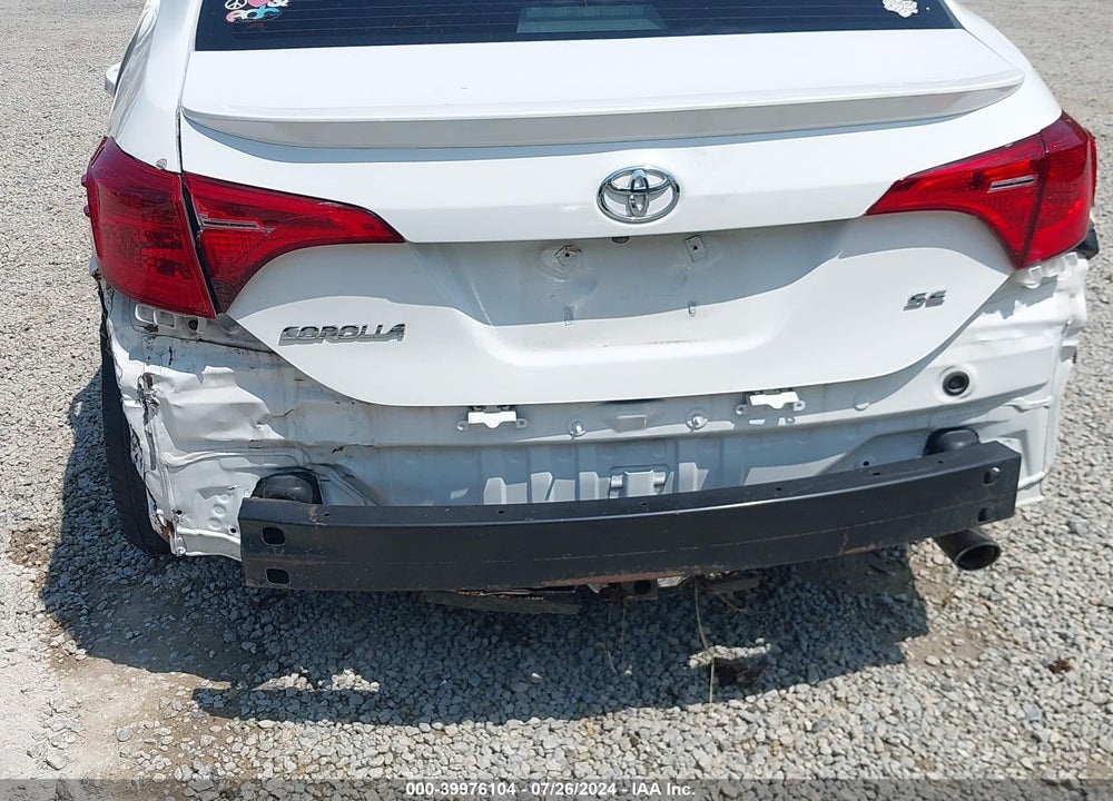 2018 TOYOTA COROLLA SE VIN: 2T1BURHE7JC029486