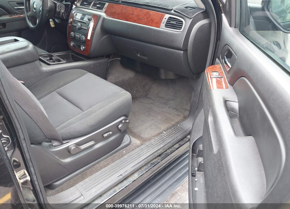 2011 CHEVROLET TAHOE LS VIN: 1GNSKAE0XBR333345