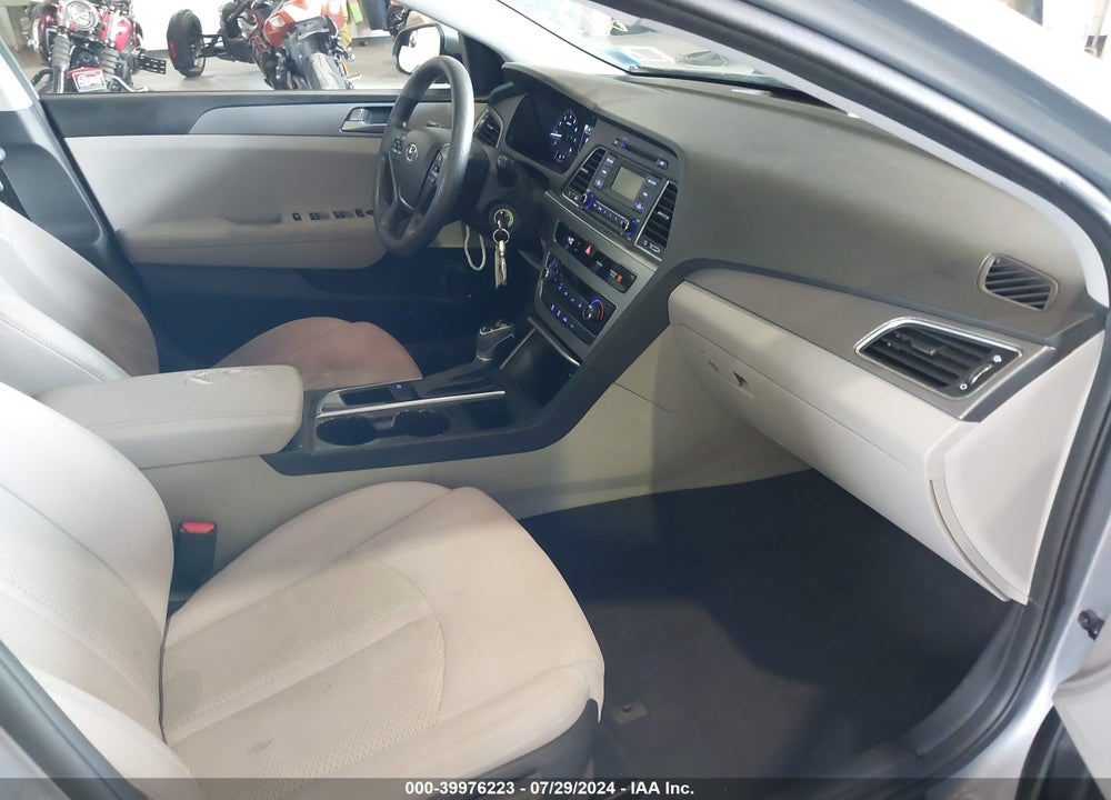 2017 HYUNDAI SONATA VIN: 5NPE24AF9HH576467