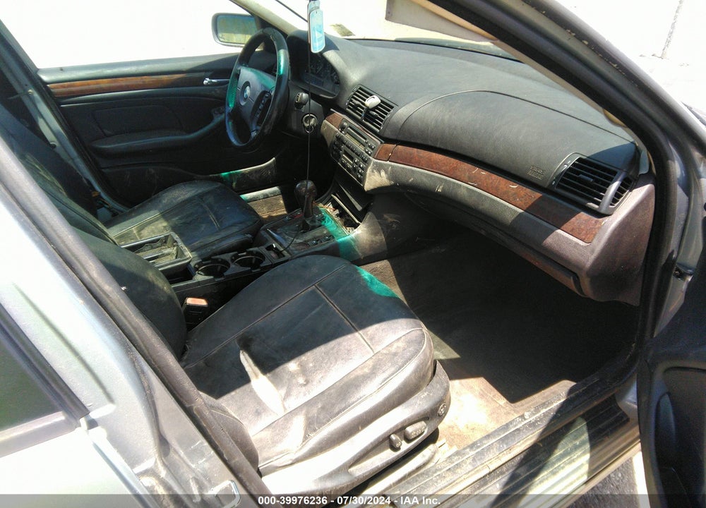 2005 BMW 325I VIN: WBAET37445NJ84874