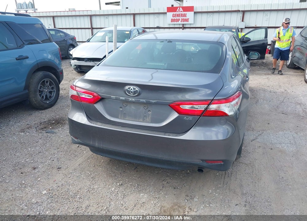 2018 TOYOTA CAMRY VIN: 4T1B11HK3JU529062