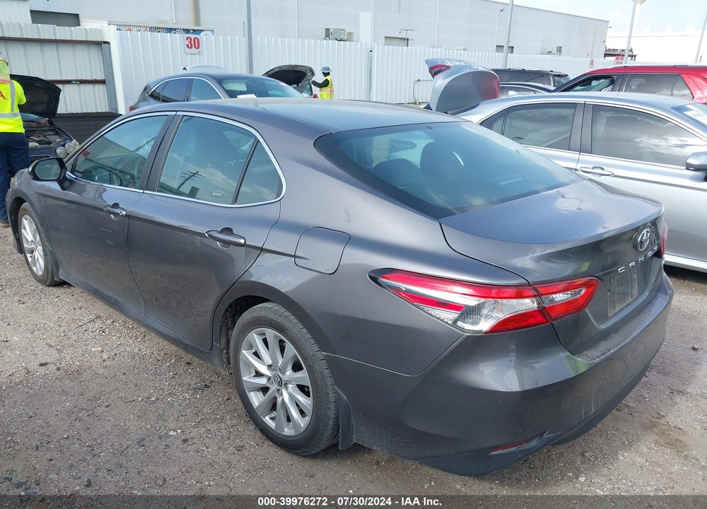 2018 TOYOTA CAMRY VIN: 4T1B11HK3JU529062