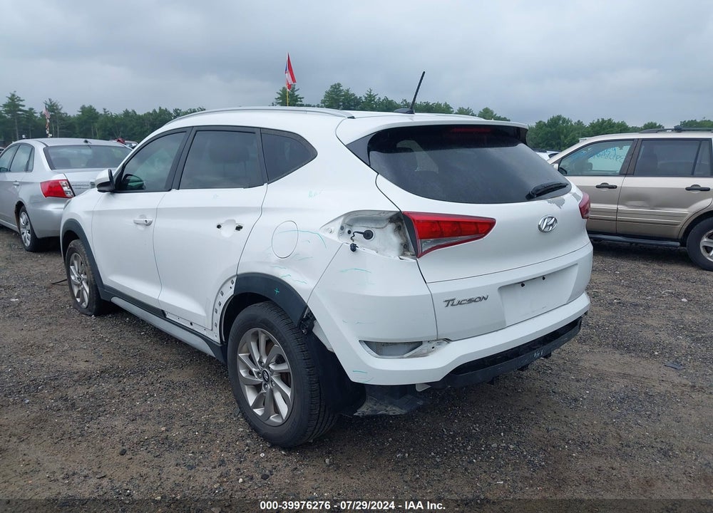 2017 HYUNDAI TUCSON SE VIN: KM8J33A45HU412719