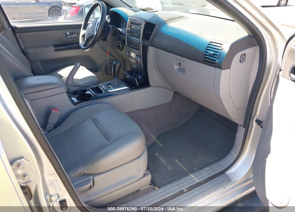 2008 KIA SORENTO EX VIN: KNDJC736885798167
