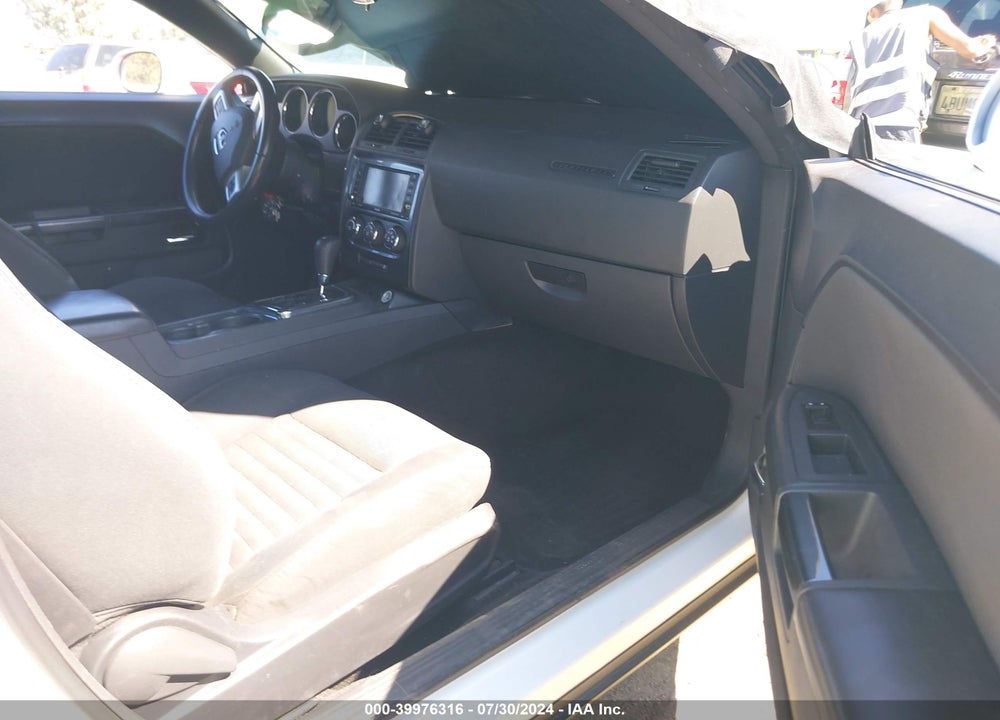 2014 DODGE CHALLENGER SXT VIN: 2C3CDYAG8EH302929