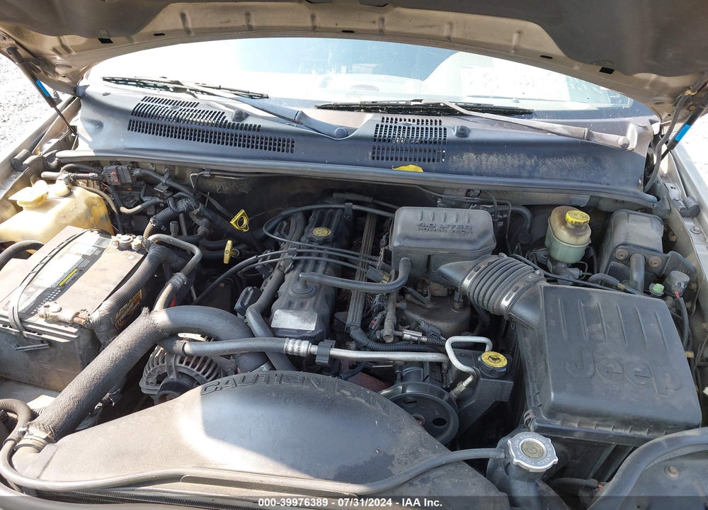 2000 JEEP GRAND CHEROKEE LAREDO VIN: 1J4GW48S1YC361803
