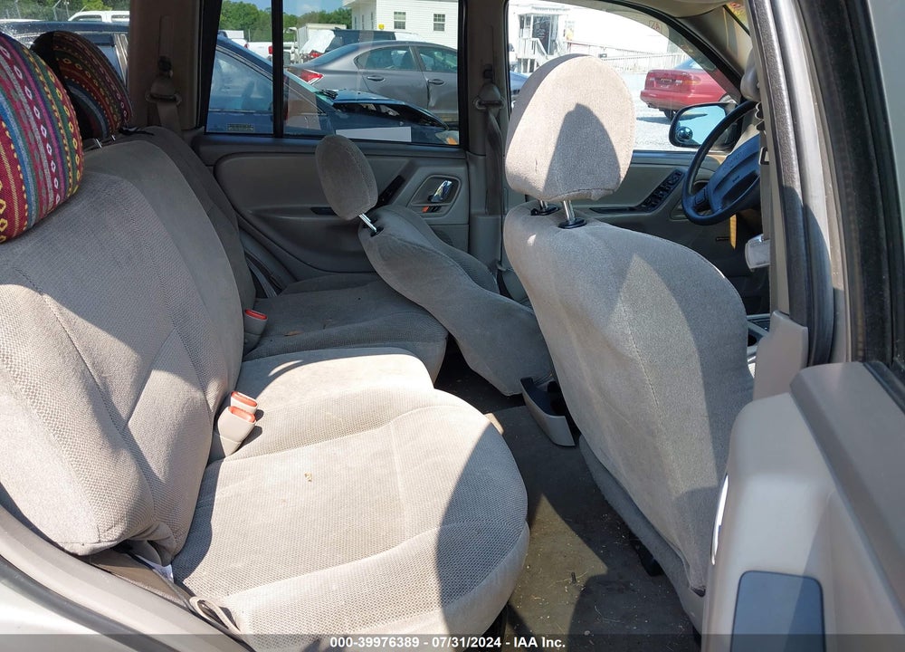 2000 JEEP GRAND CHEROKEE LAREDO VIN: 1J4GW48S1YC361803