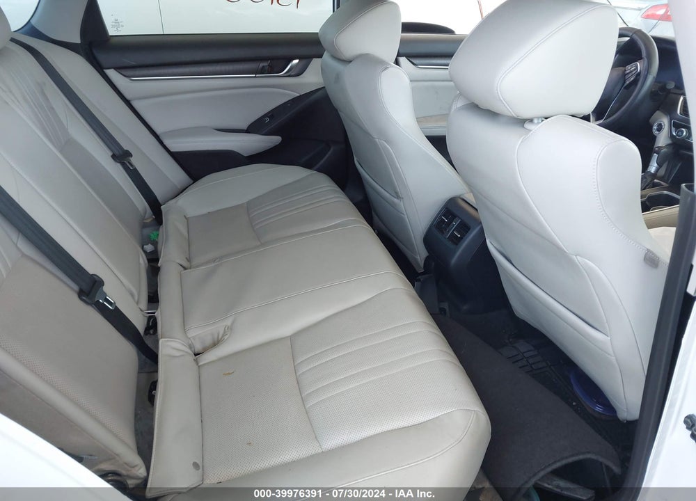 2018 HONDA ACCORD TOURING VIN: 1HGCV1F92JA161098